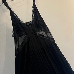 Chic Black Lace Chemise